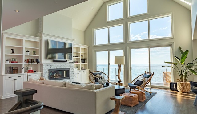 Rare Waterfront Gem In Blue Mountain/Collingwood! Less than 2hrs from Toronto!