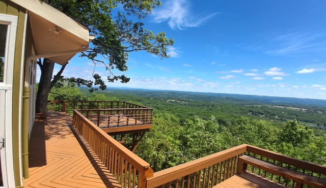 Rarest of the rare. Sky house. Best view in the tri-state