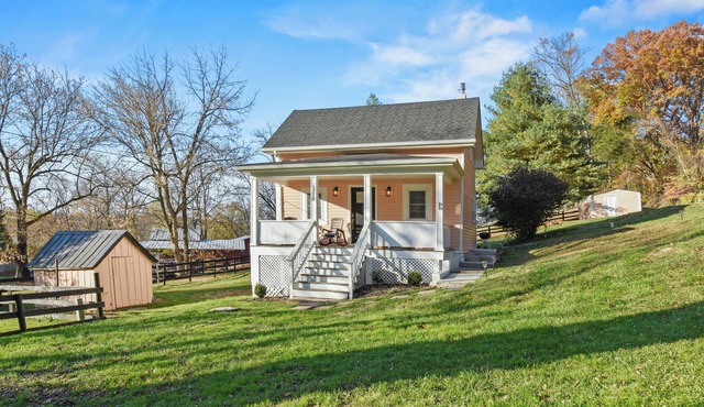 Raspberry Retreat Cottage