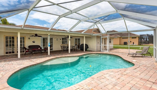 Rated 5 stars by guests, SW villa,3 Bdrm, 2 bths, HTD.Pool, WIFi, all inclusive