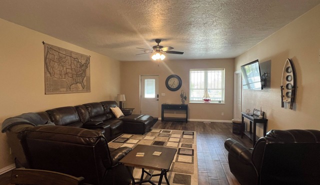 Rathbun Lake, 2-bedroom, 2 bath sleeps 7 in Rathbun, Iowa
