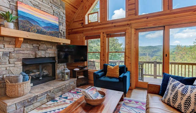 Raven Cliff - Mountain Views/7 Person Hot Tub