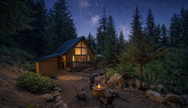 Raven Haven Lodge-Close to Ski, Hot Tub, Dogs OK