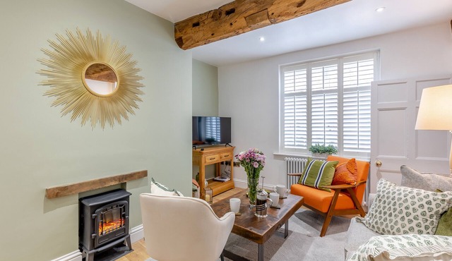 Raven Lane Retreat - Two Bedroom House, Sleeps 4