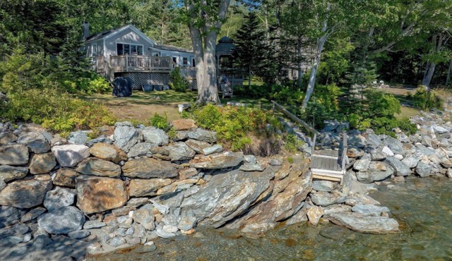 Raven's Nest Cottage - Oceanfront Views, Quiet Privacy, Down East Charm