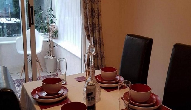 Ravenhill House - Huku Kwetu (Luton)