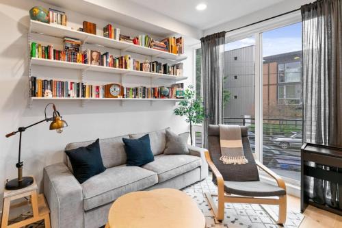 Ravenna Trailside Retreat Walk to UW and U-Village