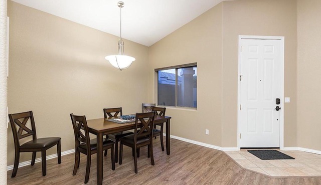 Ravenswood Retreat 3 BR by Casago