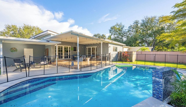 Ravenville Home and Pool - 3-bedroom house with AC in charming Miami Springs