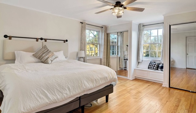 Ravine Retreat: Next to Ogden Gardens, Downtown Valparaiso & Close to the Dunes!