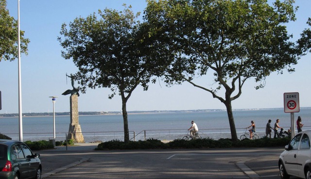 Ravissante Maison Face au Jardin des Plantes et à Deux pas du Front de Mer