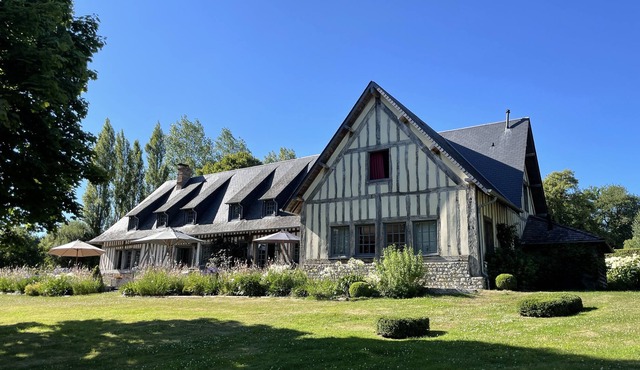 Ravissante Propriété Avec vue et Piscine