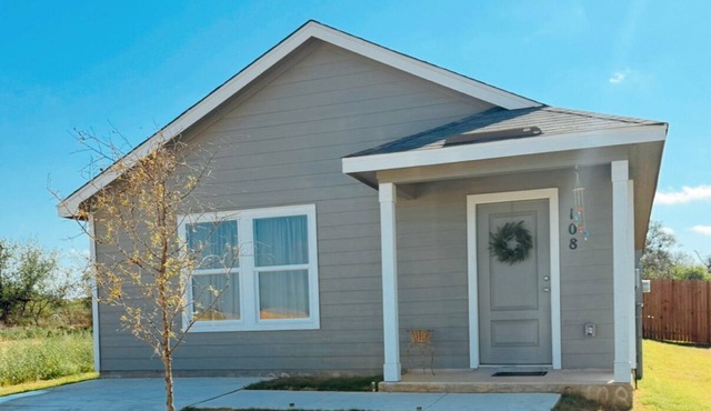 Rawhide Ridge in Pleasanton- Cozy Extended Stay w Huge Monthly Discounts