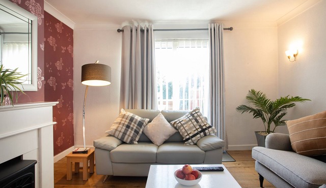 Rawmarsh House, Rotherham for Contractors & families (Hosted by: Emu-J stays)