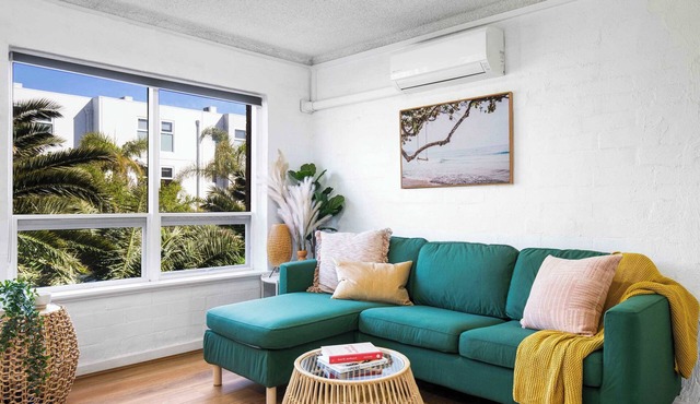 Ray's Place by the Riverside