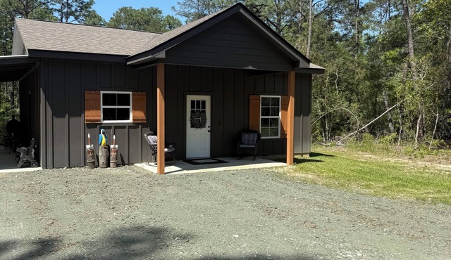 Rayburn Resort Retreat ~ Sleeps 4 w/Covered Boat Parking
