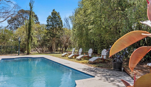 Raygold Park Equestrian Accommodation plus Pool House