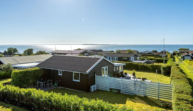 "Raymond" - 175m from the sea by Interhome