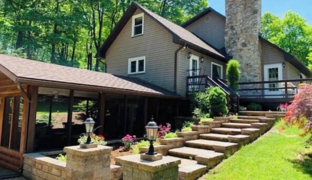 Raystown Mountain Escape - Views & Relaxing Spaces