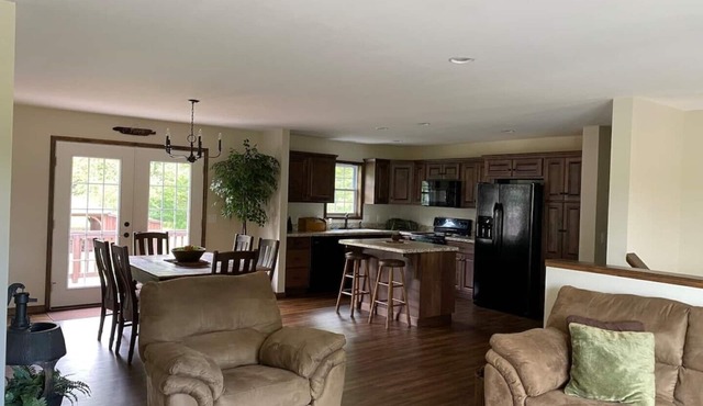 Raystown’s Rustic Homestead