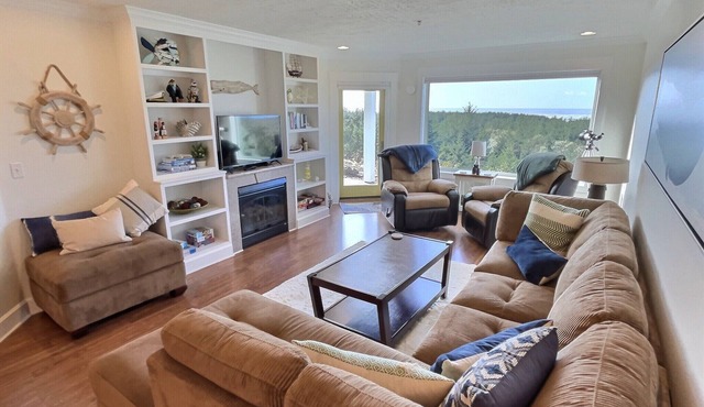 RAZOR CLAM SEASON IS OPEN