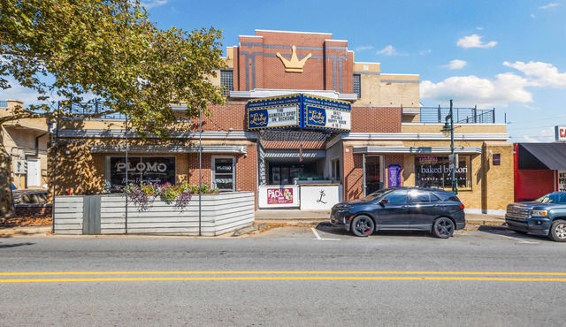 Razorback Retreat on Dickson Street