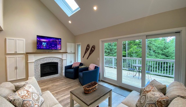 Rb24 Renovated, AC, Ski-in out Bretton Woods Townhome