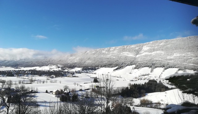 😷👍Rdc Maison Roches Rousses.3Pers. Private land and terrace. Nice view.