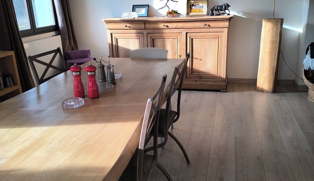 RDJ 120m2 apartment, garden, heated 3x6 swimming pool, dining terrace. Parking