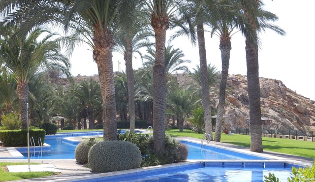 RDV03- 2 Bed 2 Bath Frontline Beach Rosas de Los vientos, Isla Plana