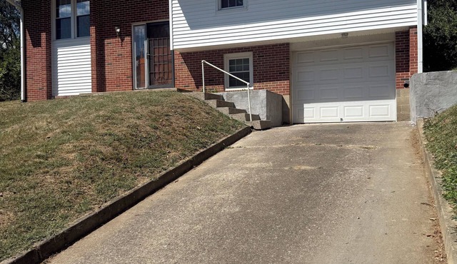 Re-modeled 3-bedroom house in Athens City, central AC/Heat, FREE Wi-Fi, Parking