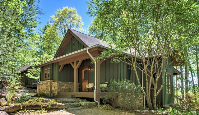 Reach Retreat Cabin in Balsam Mountain Preserve