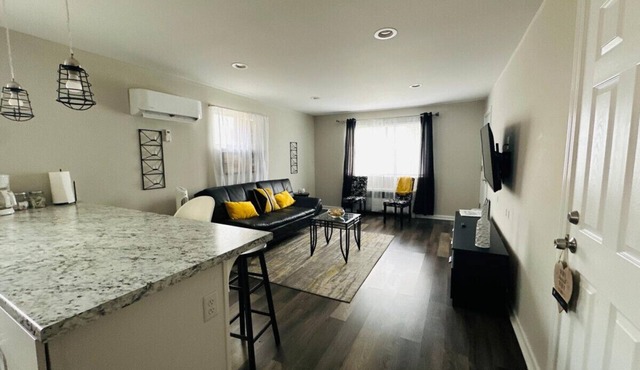 Reading-Stylish Apartment for Contemporary Comfort