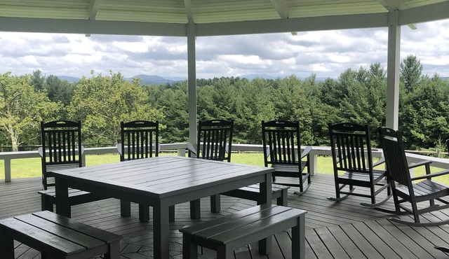 Ready, Set, Relax! Sleeps 8+and pet friendly You may never want to leave!