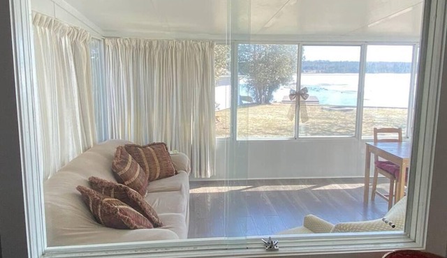 Real rejuvenation on Canal lake, 90 min from Toronto. Private water front & dock