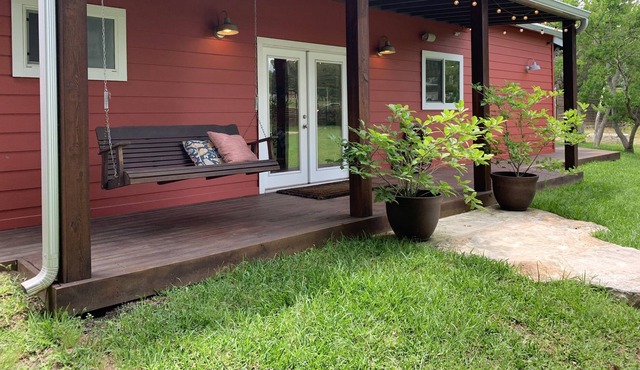 Real Texas Barn - City convenience, Country charm