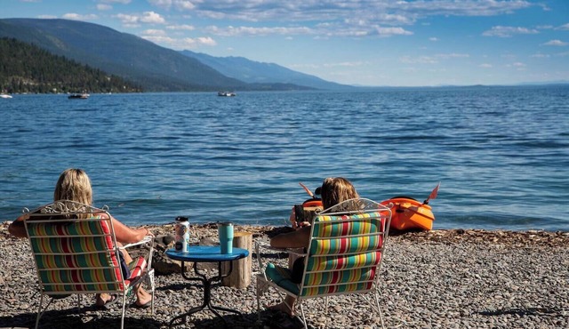 Real Vintage Camper Flathead Lake Beach Pets yes!