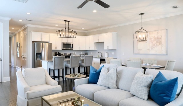 Rebel Roux - Elegant Southern Getaway + Loft