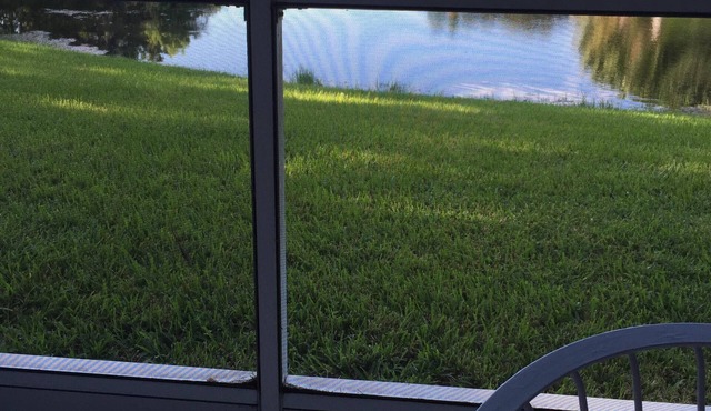 Reburbished 2 Bed, 2 Bath Ground Floor Condo, Lake Front