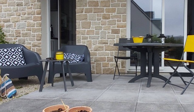 RECENT 3 * APARTMENT 100 M FROM THE BEACH