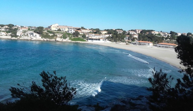 Recent 4-room house in private residence 150 ms from the beach, quiet