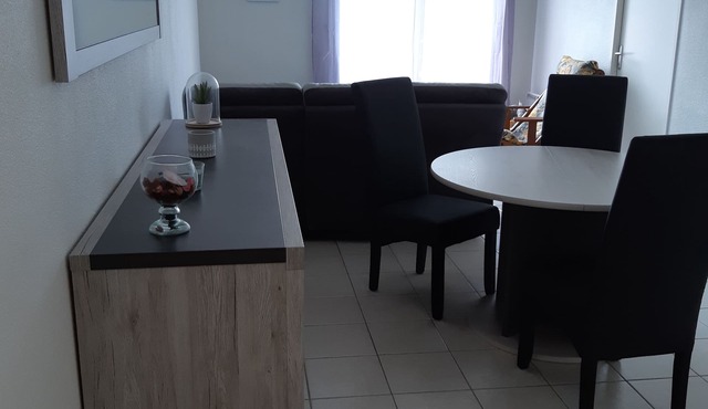 Recent comfortable apartment of 52 m2 with balcony