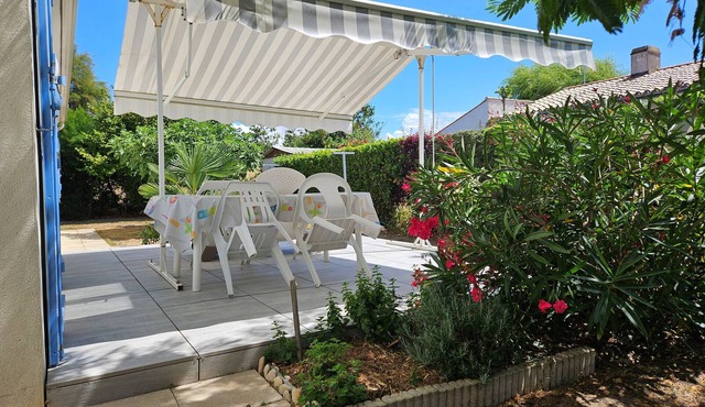 Recent Detached Villa with Garden - Pets on Request