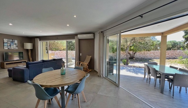 Recent house 2km from the beach of canetto BONIFACIO