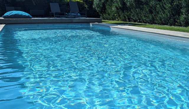 Recent house, close to beach and markets, in a calm area.