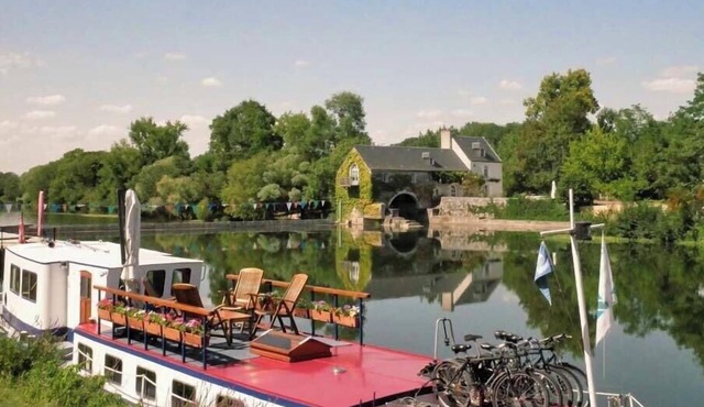 Recent house in a hamlet near the Cher