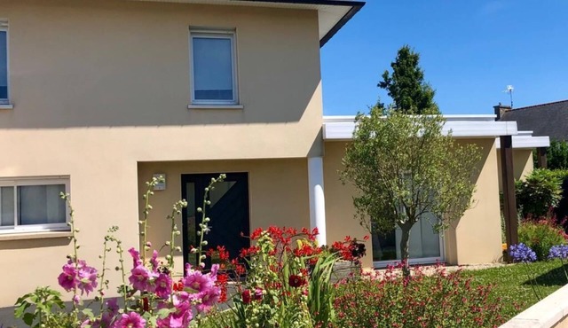 Recent house near the beaches and the city center