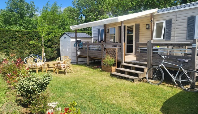 Recent mobile home, 40m2, quiet location near fishing pond, 10km from the beach.