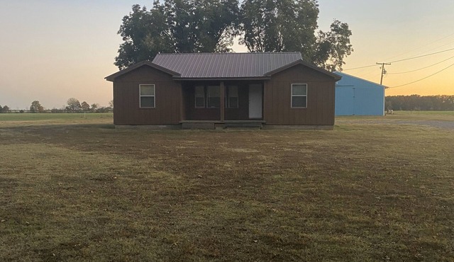 Recent Remodel 2-bedroom 1 bath. Minutes from Steve N Wilson Raft Creek WMA