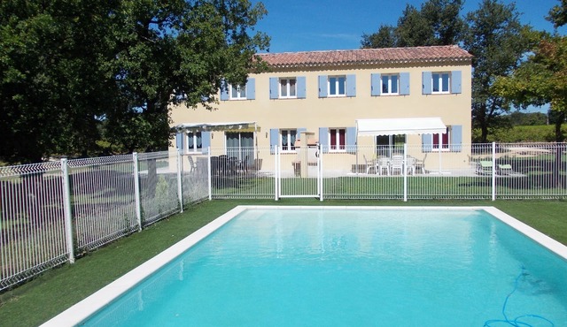 RECENT VILLA IN 4KM OF GRIGNAN IN DROME PROVENCAL SWIMMING POOL AND CLIM. 15 PERS. MAX